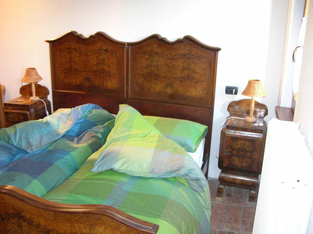 Casa Dell' Abbondanza B&B Agriturismo Vigoleno Стая снимка