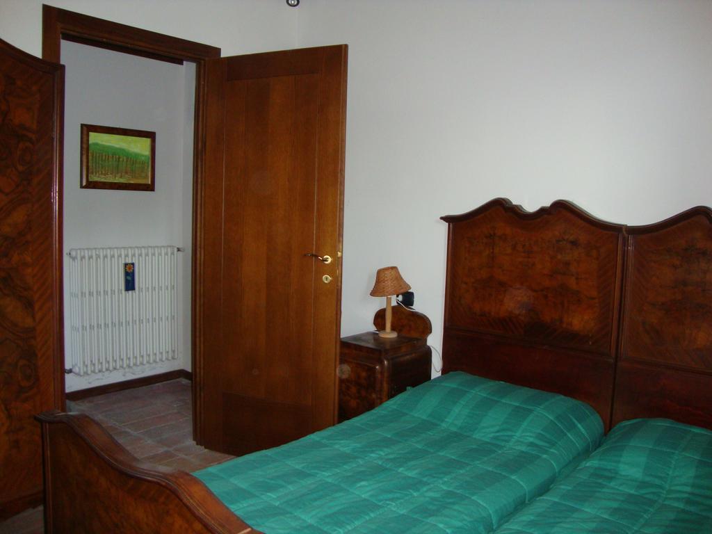 Casa Dell' Abbondanza B&B Agriturismo Vigoleno Стая снимка