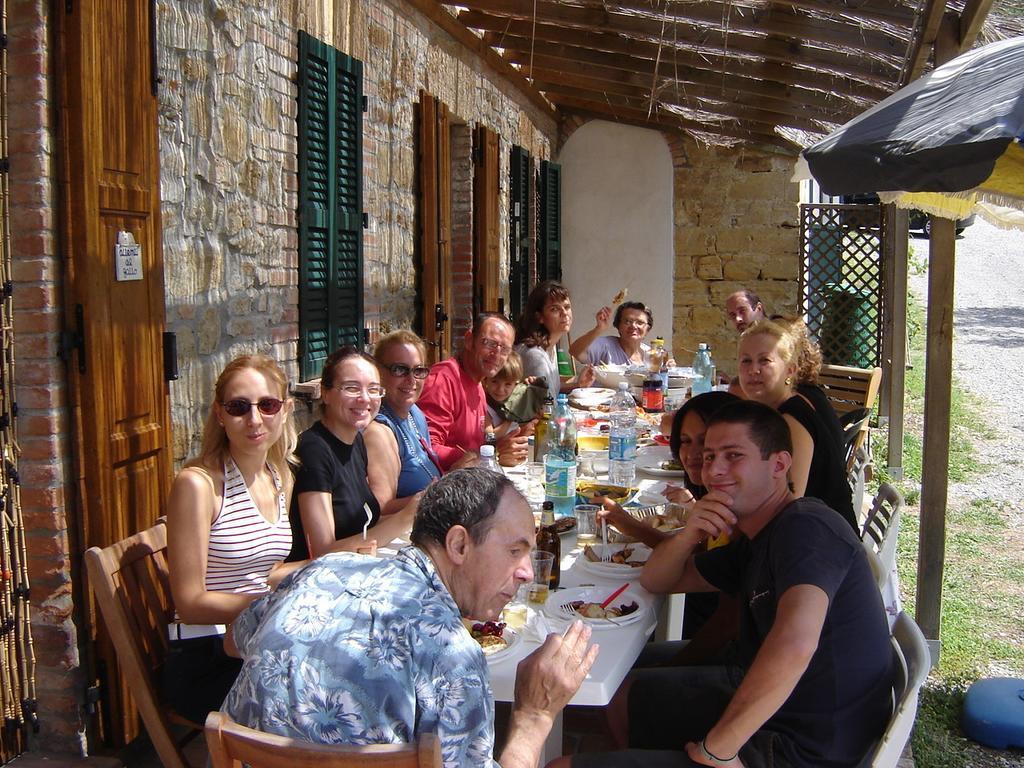 Casa Dell' Abbondanza B&B Agriturismo Vigoleno Екстериор снимка